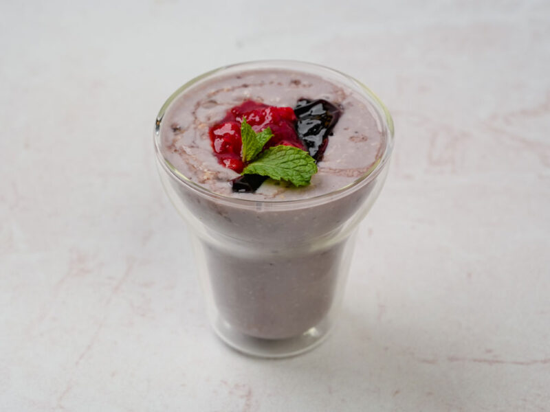 over night berry oats